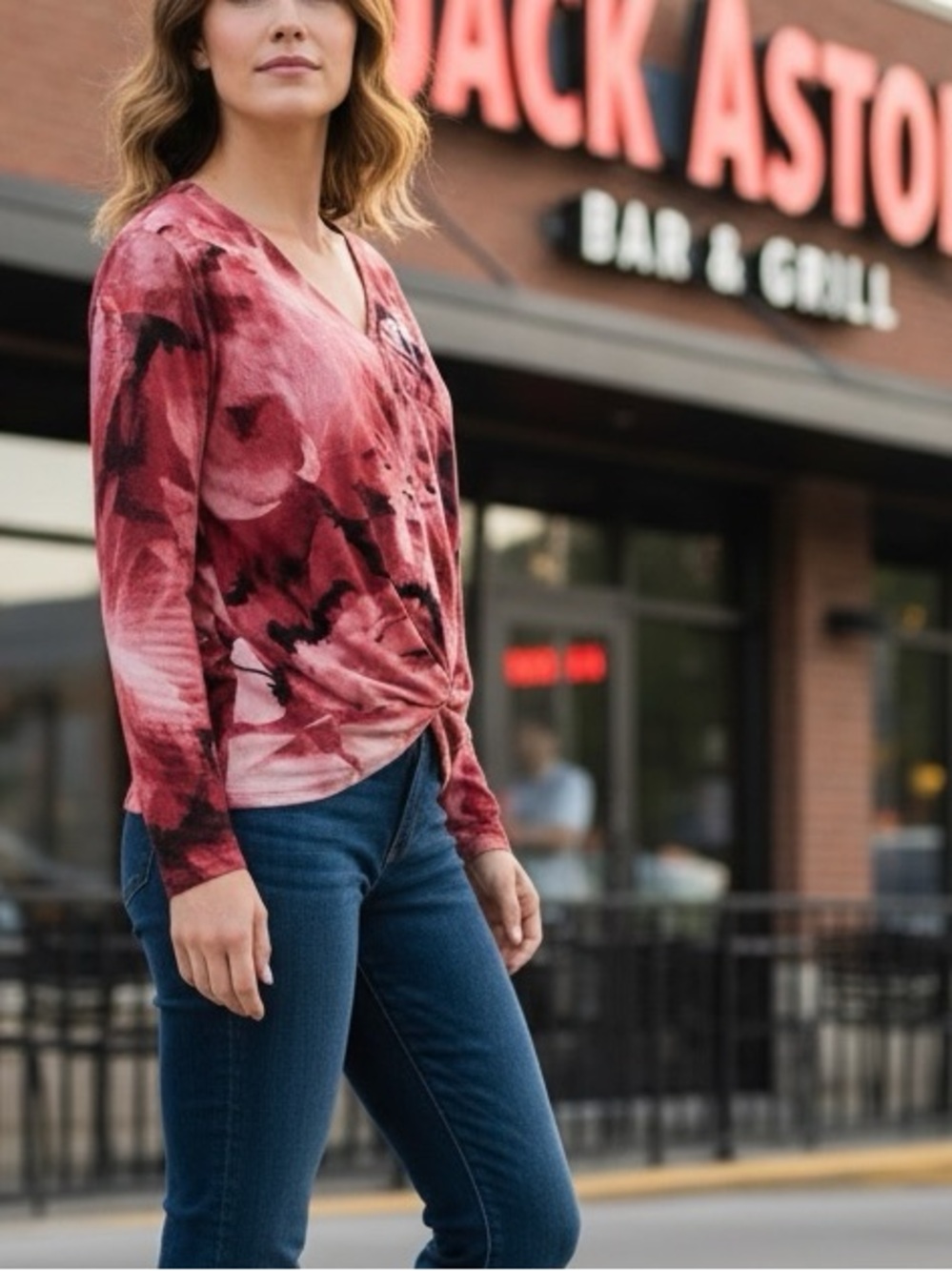 👛 2/$20 DANA BUCHMAN Pink/Black Floral Collarless Stretchy Top, Ruched. Video
